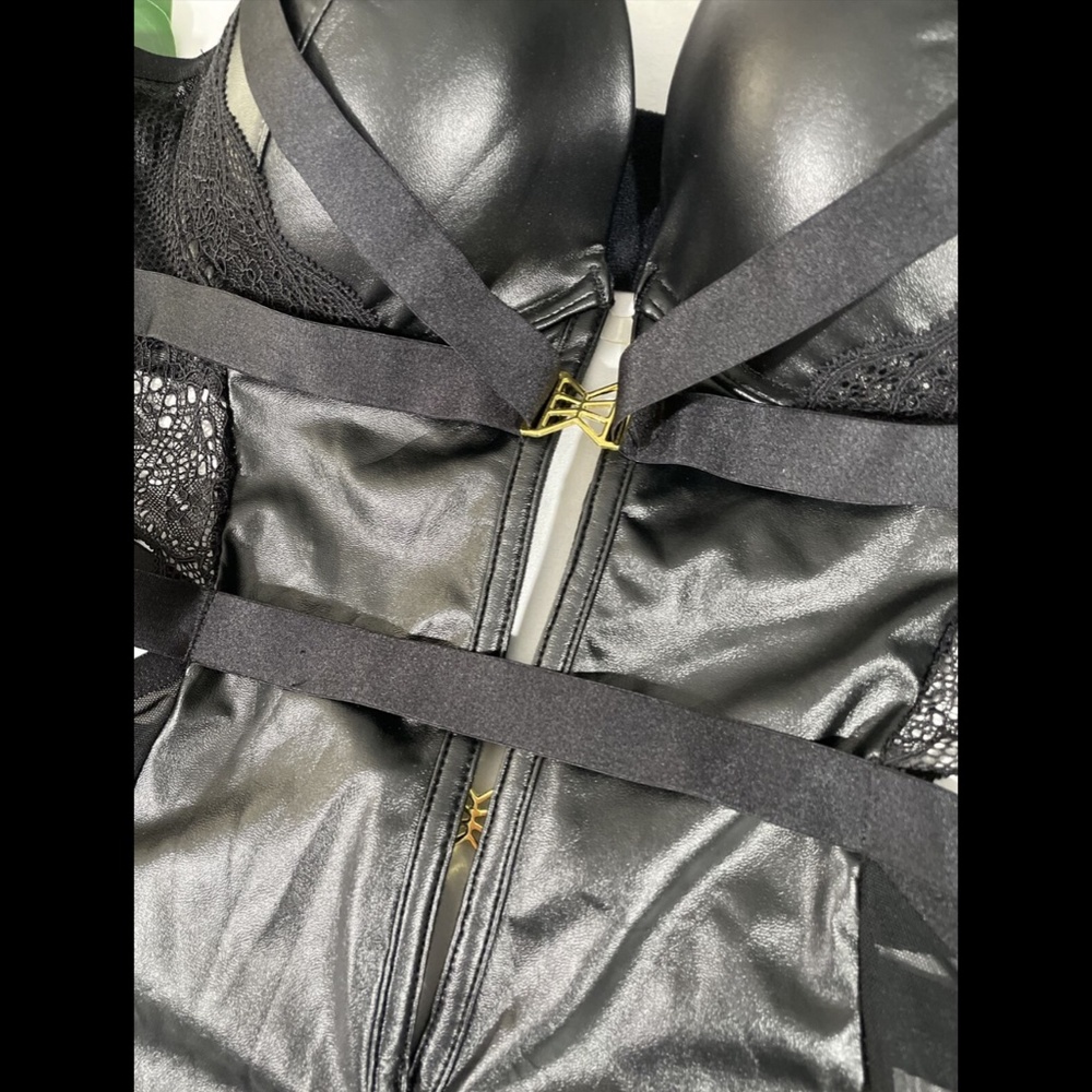 NEW Ann Summers [ 12-14 B/C ] Bibiana Faux Leather teddy Bodysuit w Garter Strap - Picture 7 of 12